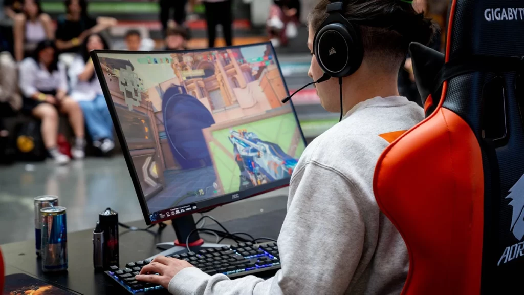 "Los Vigilantes" se consagraron campeones nacionales de Red Bull Campus Clutch 3 redbull campus clutch final 1